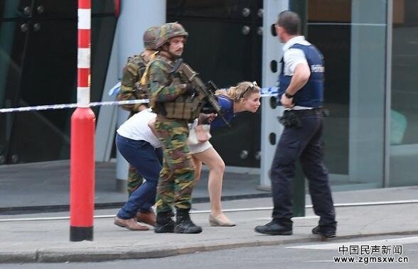布鲁塞尔中央火车站爆炸 一疑犯被开枪击中